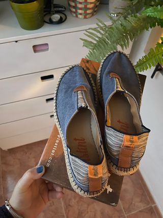 Alpargatas azules talla 39