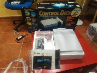 Nintendo NES Control Deck en caja
