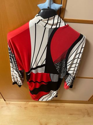 Blusa mujer manga larga estampado geométrico