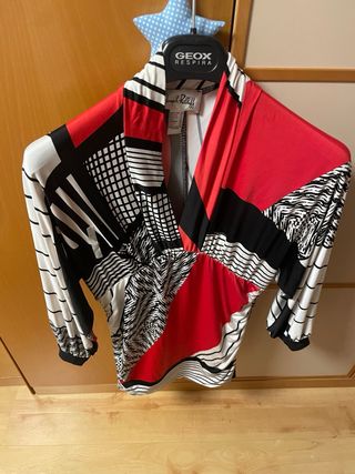 Blusa mujer manga larga estampado geométrico