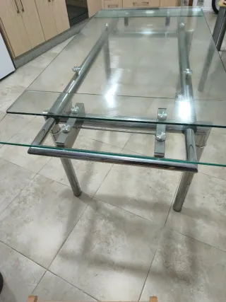 Mesa comedor cristal y metal extensible
