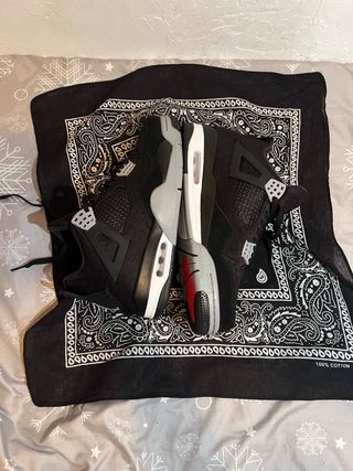 Zapatillas Jordan Negras y Plateadas