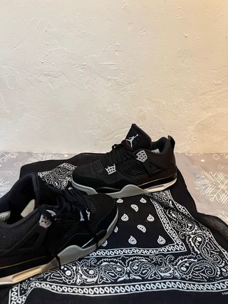 Zapatillas Jordan Negras y Plateadas