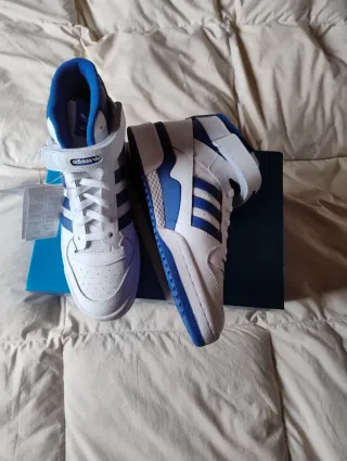 Zapatillas Adidas Forum Blancas y Azules