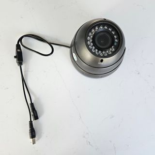 Cámara Domo Avant AV-D49HB5 Varifocal 12V