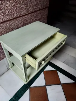 Mueble verde claro,Medidas:  35 d fondo x 45 d anc