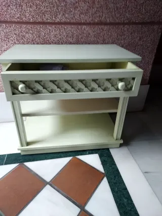 Mueble verde claro,Medidas:  35 d fondo x 45 d anc