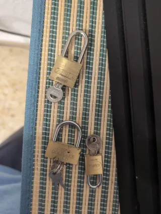 Lote 3 candados con llaves