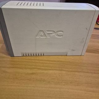 UPS APC Back-UPS 500 BK500EI