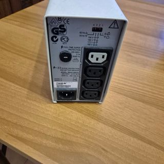 UPS APC Back-UPS 500 - BK500MI (senza batteria)