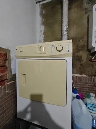 Secadora Schneider evacuación