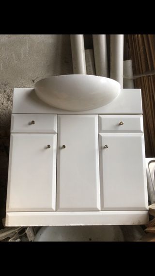 Loza antigua: inodoros y lavabos