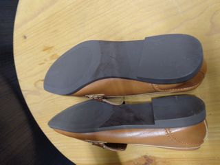 Mocassim Camel com Fivela Prateada