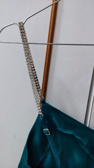 Top Bershka con breteles de strass