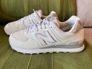 New Balance Mujer Plata y Blanco