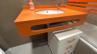 lavabo blanco porcelana o y encimera de silestone