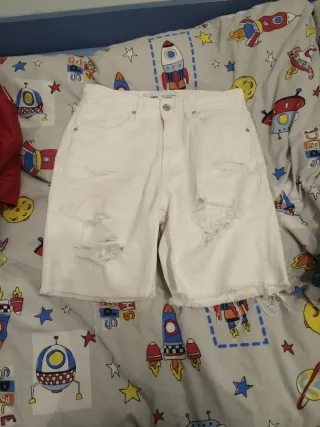 Bermuda vaquera Bershka blanca rota T34