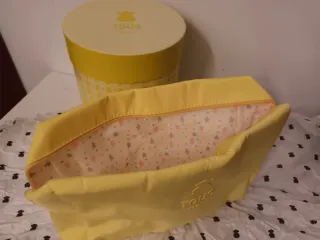 Neceser Tous Amarillo con Caja