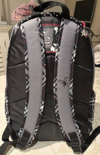 Mochila juvenil gris y negra