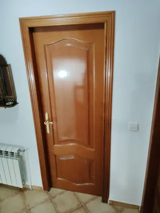 Puerta madera maciza interior
