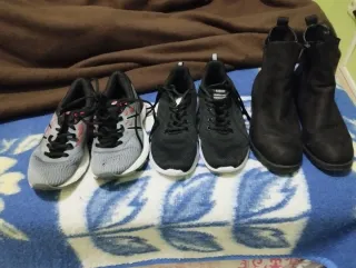 Zapatillas y botines negros y grises