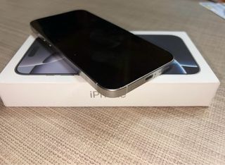 iPhone 16 Pro Max 256GB Titanio Blanco.