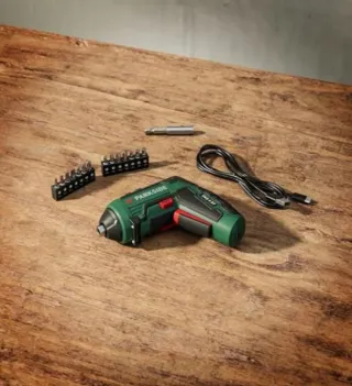 Avvitatore Parkside con accessori