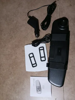 Espejo retrovisor con grabadora de datos