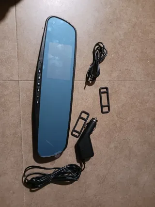 Espejo retrovisor con grabadora de datos