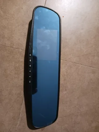 Espejo retrovisor con grabadora de datos