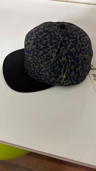 Gorra skate negra y verde