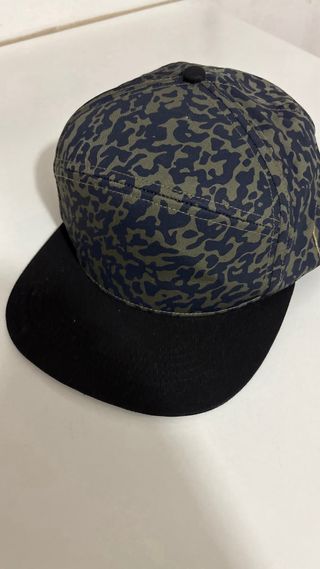 Gorra skate negra y verde