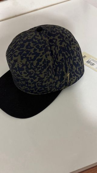 Gorra skate negra y verde