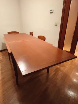 Mesa de comedor extensible con 6 sillas