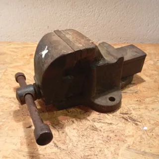 Tornillo de banco 80