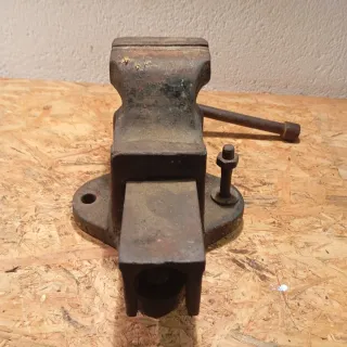 Tornillo de banco 80