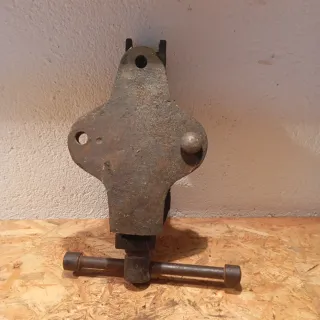 Tornillo de banco 80