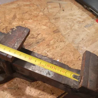 Tornillo de banco 80