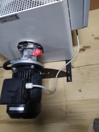 Enfriador de aceite marca Hydac .