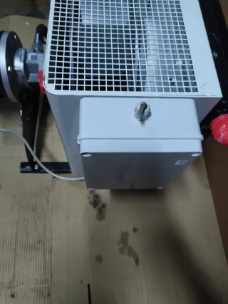 Enfriador de aceite marca Hydac .