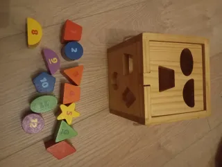 Juguete educativo de madera para bebé