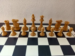 Piezas de ajedrez de colores