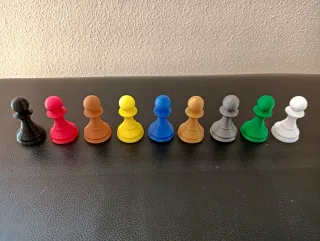 Piezas de ajedrez de colores