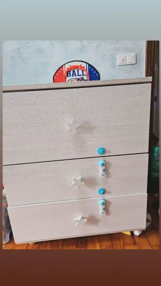 Comoda de bebe con bañera y cajones