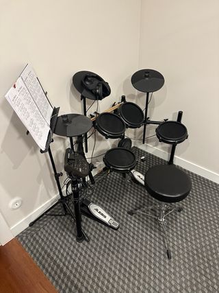 Batería Electrónica Alesis Nitro Mesh Kit