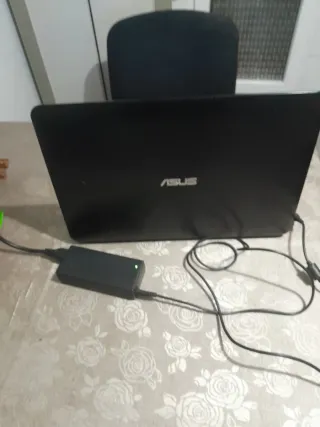 Portátil Asus i7