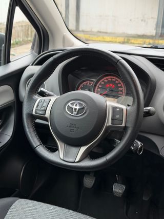 Toyota Yaris 90D 2015 Active+