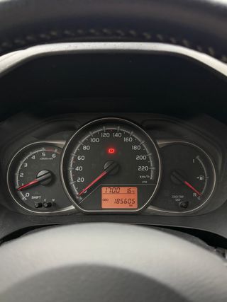 Toyota Yaris 90D 2015 Active+