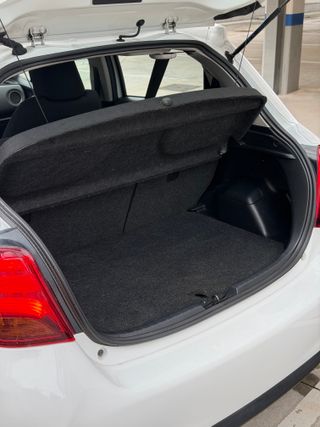 Toyota Yaris 90D 2015 Active+