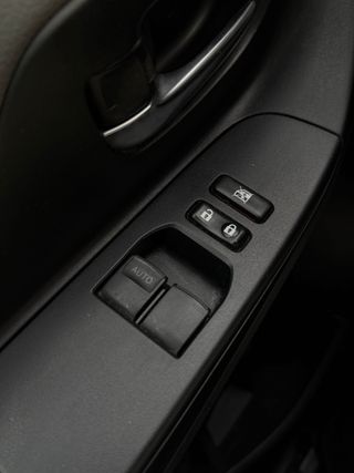 Toyota Yaris 90D 2015 Active+